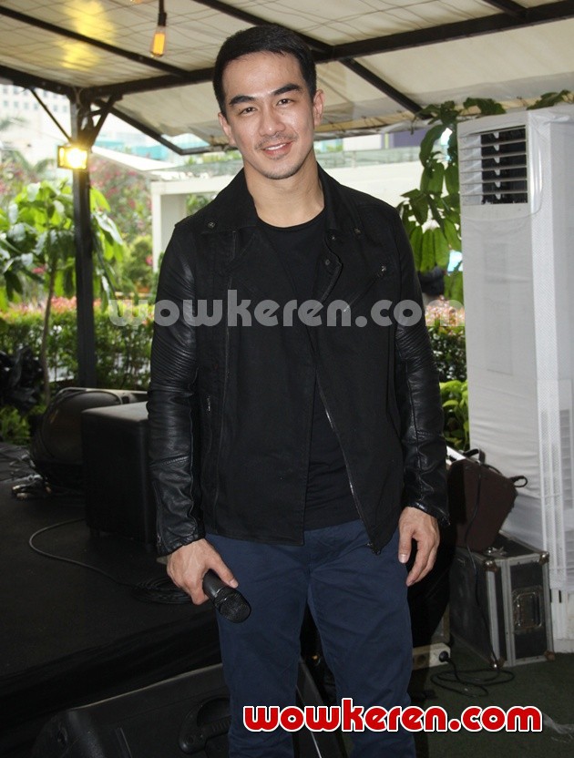 Gambar Foto Joe Taslim di Konferensi Pers Kampanye Garnier Urban Hero