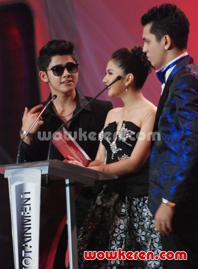 Gambar Foto Aliando, Jessica Mila dan  Kevin Julio di Infotainment Awards 2015