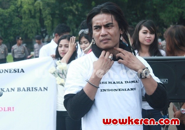 Gambar Foto Charly Turut Serta dalam Aksi Damai KPK & Polri