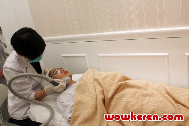 Gambar Foto Cita Citata Jalani Perawatan Kulit