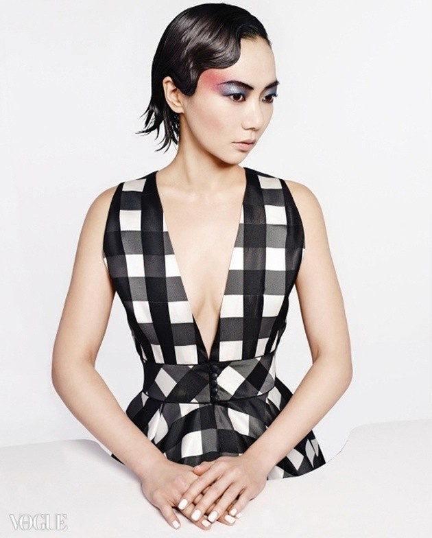 Gambar Foto Bae Doona di Majalah Vogue Edisi Februari 2015