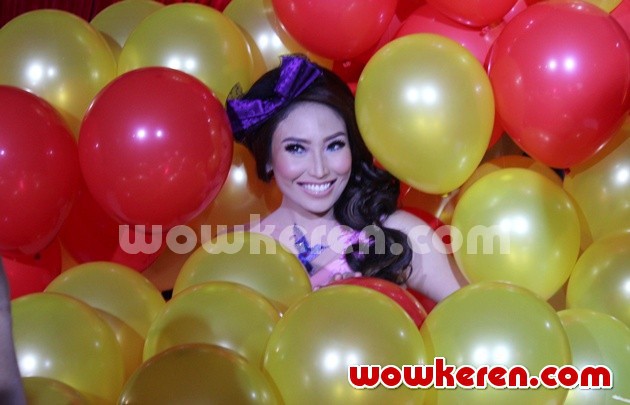 Gambar Foto Ayu Dewi Syuting Video Klip 'Hati yang Tepat'