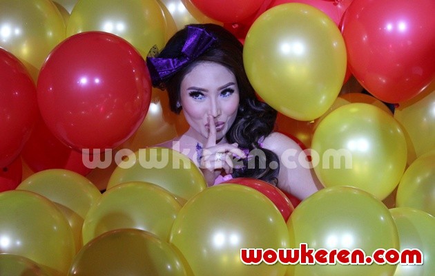 Gambar Foto Ayu Dewi Syuting Video Klip 'Hati yang Tepat'