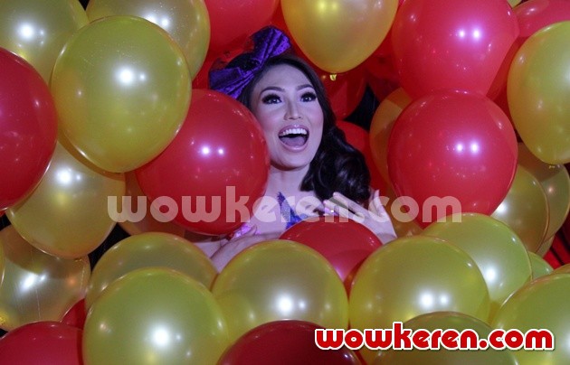 Gambar Foto Ayu Dewi Syuting Video Klip 'Hati yang Tepat'