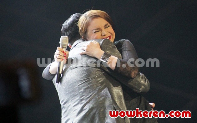 Gambar Foto Rossa di Konser Tunggal Afgan Bertajuk 'Dari Hati'