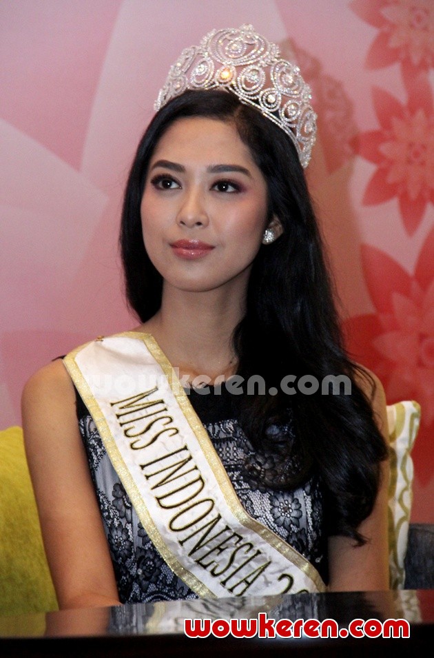 Gambar Foto Maria Rahajeng di Jumpa Pers Penyambutan Miss World 2014