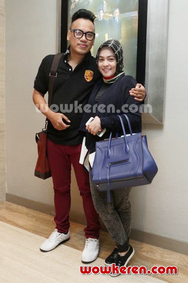 Gambar Foto Uya Kuya dan Astrid Hadiri Press Screening Film '2014'