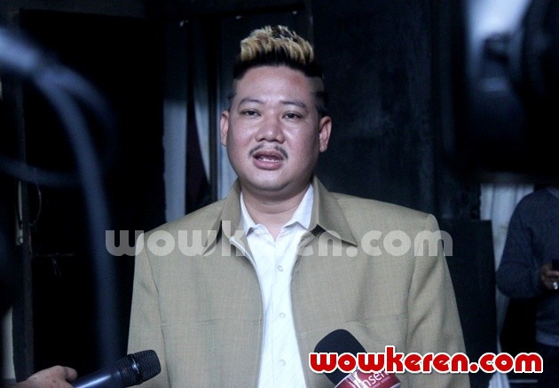 Gambar Foto Ki Kusumo Usai Syuting Program 'Rumpi'