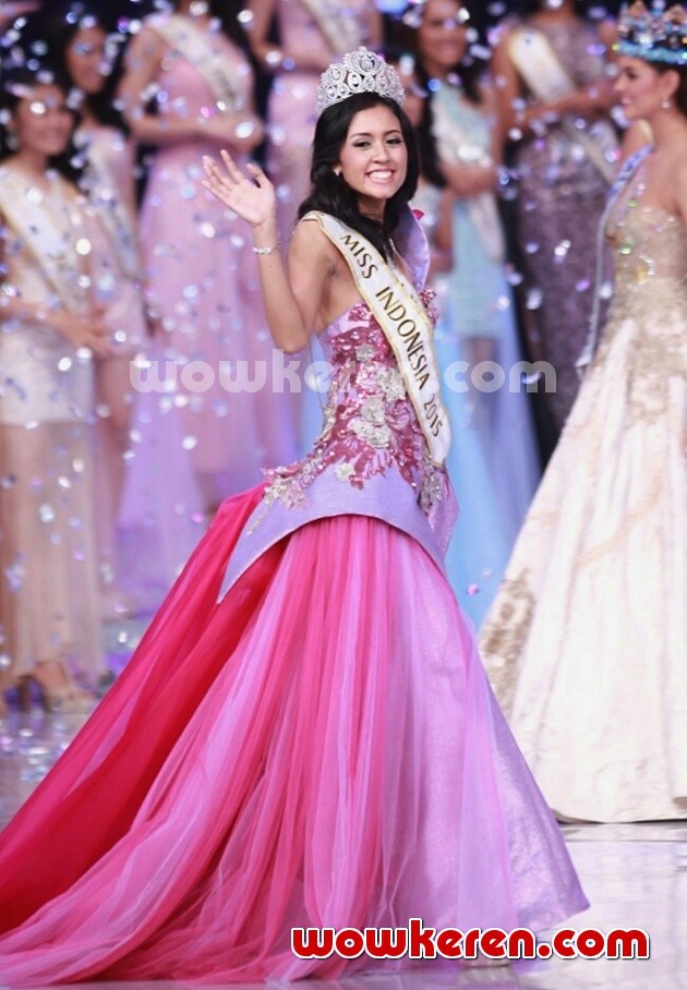 Foto Maria Harfanti Terpilih Sebagai Miss Indonesia 2015