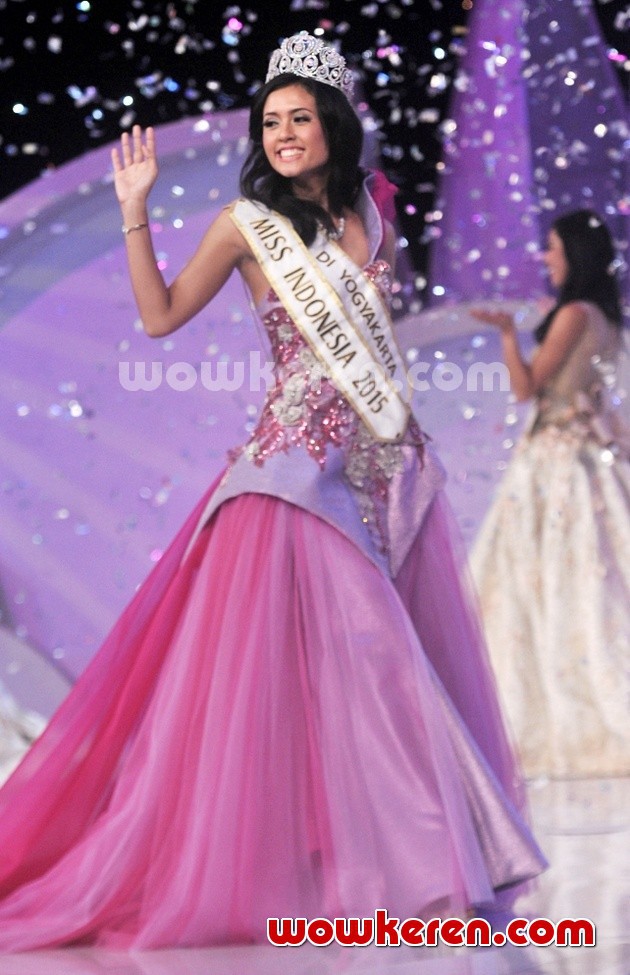 Foto Maria Harfanti Terpilih Sebagai Miss Indonesia 2015