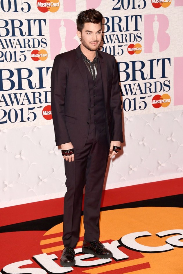 Foto Adam Lambert di Red Carpet BRIT Awards 2015