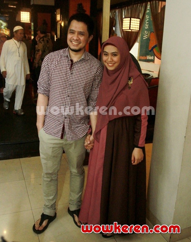 Gambar Foto Ory Vitrio dan Oki Setiana Dewi Ditemui di Kawasan Mampang