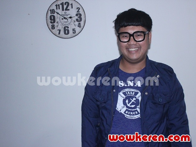 Gambar Foto Ricky Cuaca Ditemui di Kediamannya