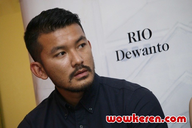 Gambar Foto Rio Dewanto di Jumpa Pers Film 'Love & Faith'