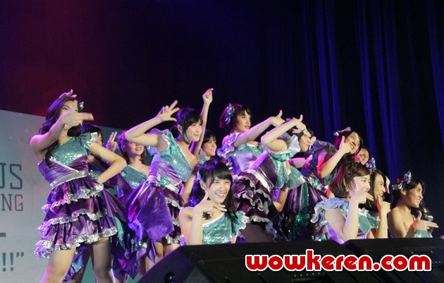 Gambar Foto Serunya Handshake Festival 'Kaze wa Fuiteiru - Angin Sedang Berhembus'