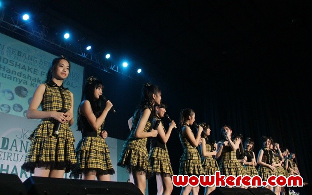 Gambar Foto JKT48 Gelar Handshake Festival 'Kaze wa Fuiteiru - Angin Sedang Berhembus'