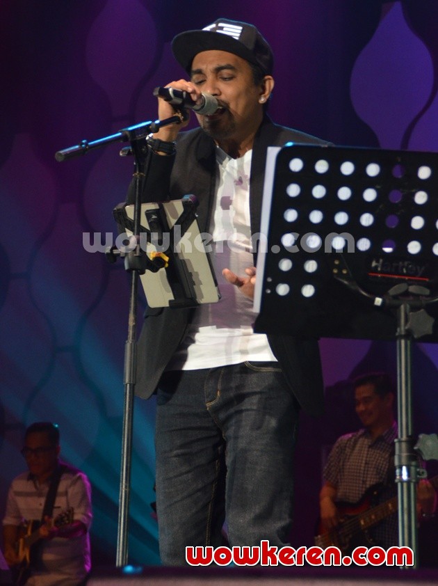 Gambar Foto Glenn Fredly di Panggung Java Jazz Festival Hari ke-1