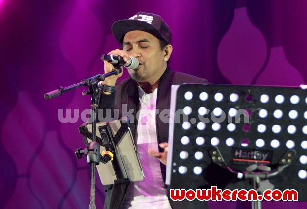 Gambar Foto Glenn Fredly di Panggung Java Jazz Festival Hari ke-1