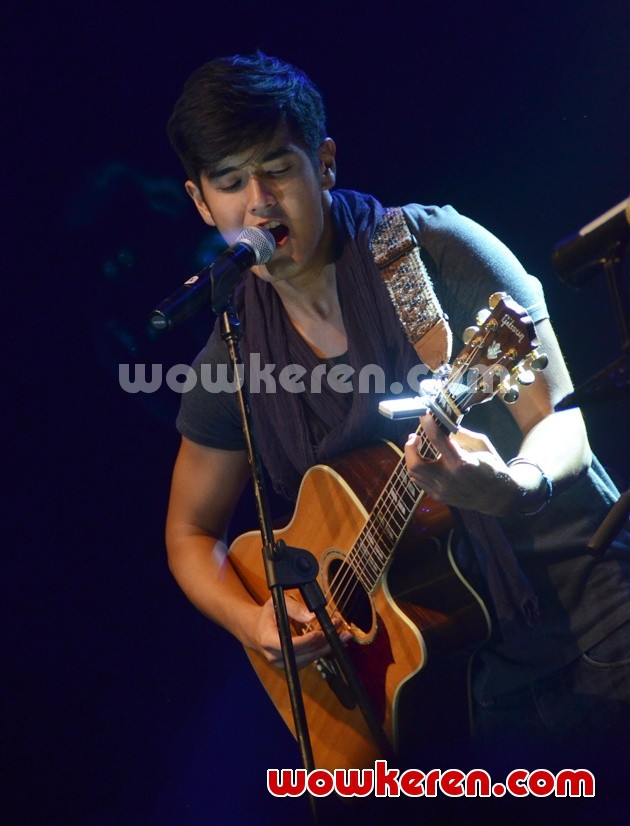 Gambar Foto Nathan Hartono Tampil di Panggung Java Jazz Festival 2015 Hari ke-3