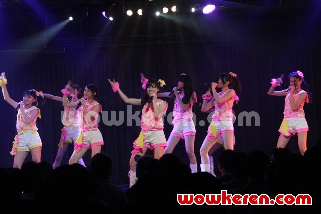 Gambar Foto Pertunjukan Perdana Team T JKT48