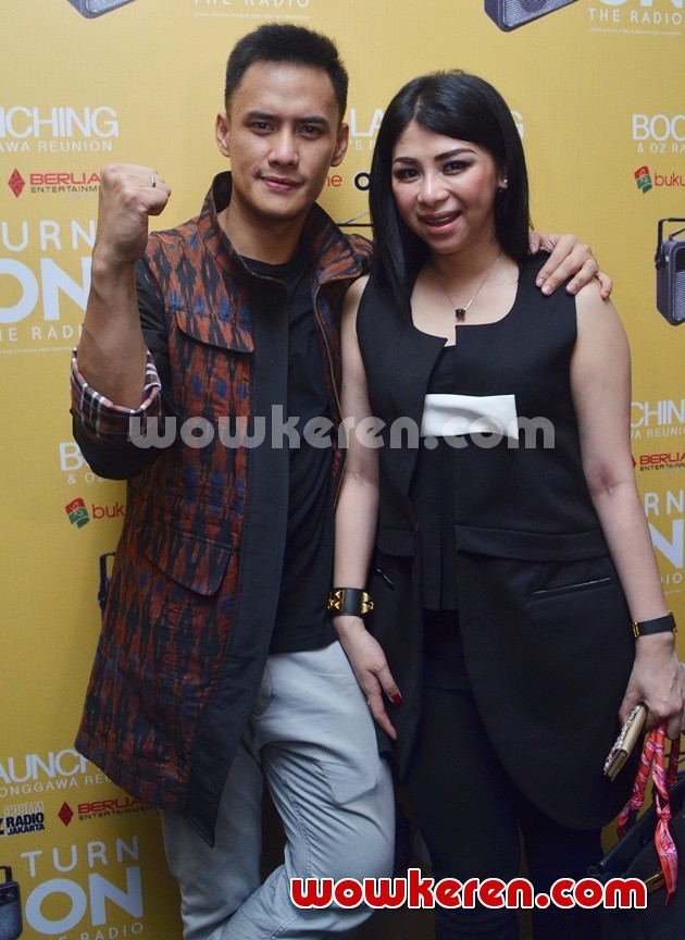 Gambar Foto Choky Sitohang di Peluncuran Buku 'Turn On The Radio'