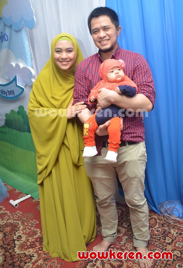 Gambar Foto Oki Setiana Dewi di Acara Akikah Putra Dude Harlino dan Alyssa Soebandono