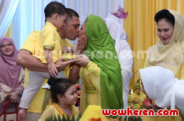 Gambar Foto Kemesraan Krisdayanti dan Raul Lemos di Acara Syukuran Ulang Tahun yang ke-40
