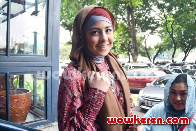 Gambar Foto Risty Tagor Saat Ditemui di Kawasan Senayan
