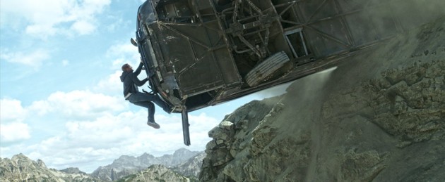 Gambar Foto Aksi Berbahaya Paul Walker di Film 'Furious 7'