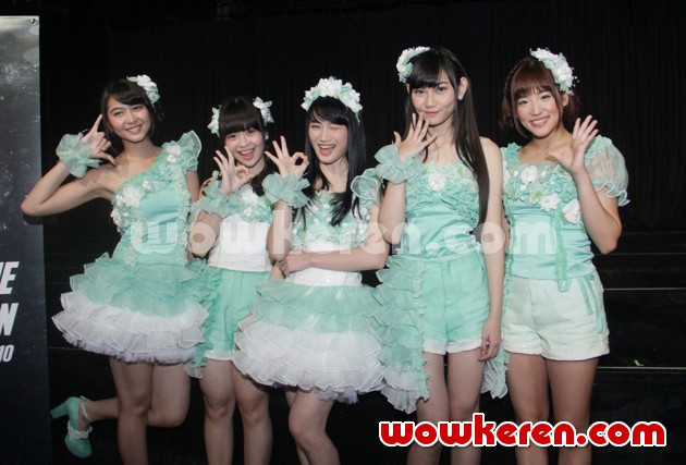 Gambar Foto JKT48 Saat Rilis Single 'Pareo adalah Emerald'