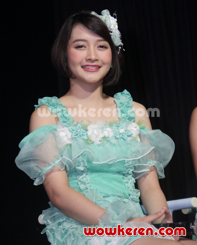 Gambar Foto Kinal JKT48 Saat Rilis Single 'Pareo adalah Emerald'