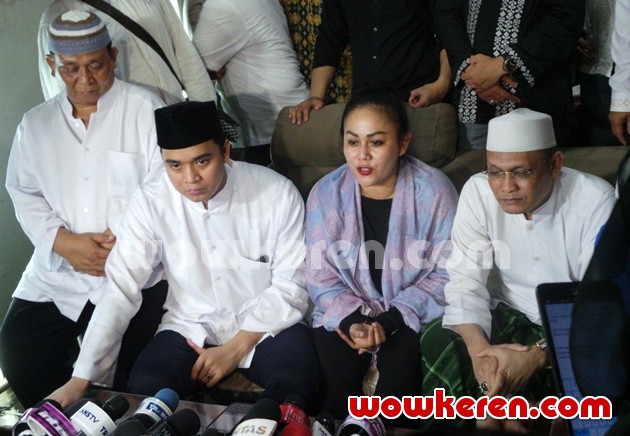 Gambar Foto Billy Syahputra dan Mak Vera Berikan Klarifikasi