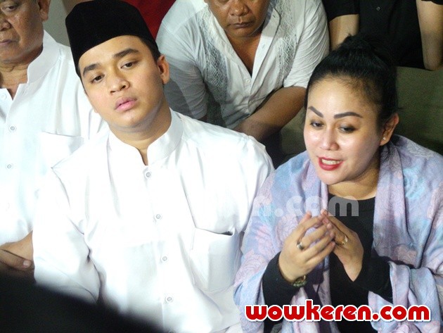Gambar Foto Billy Syahputra dan Mak Vera Berikan Klarifikasi