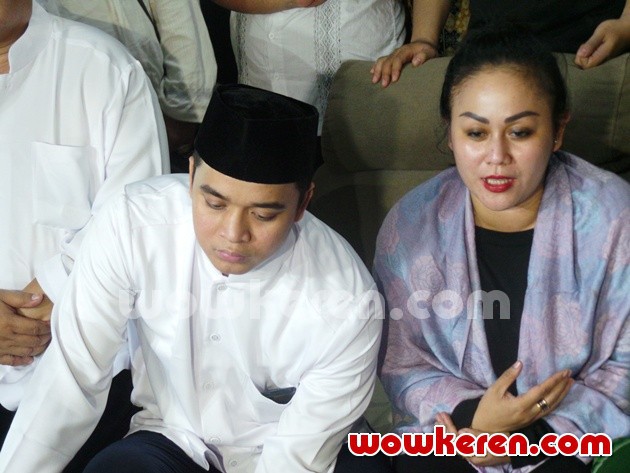 Gambar Foto Billy Syahputra dan Mak Vera Berikan Klarifikasi