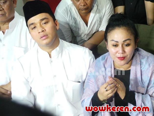 Gambar Foto Billy Syahputra dan Mak Vera Berikan Klarifikasi