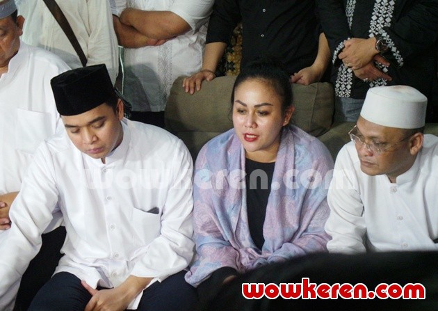 Gambar Foto Billy Syahputra dan Mak Vera Berikan Klarifikasi