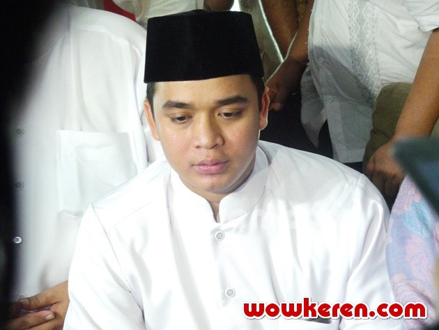Gambar Foto Billy Syahputra Berikan Klarifikasi