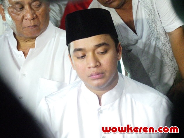 Gambar Foto Billy Syahputra Berikan Klarifikasi