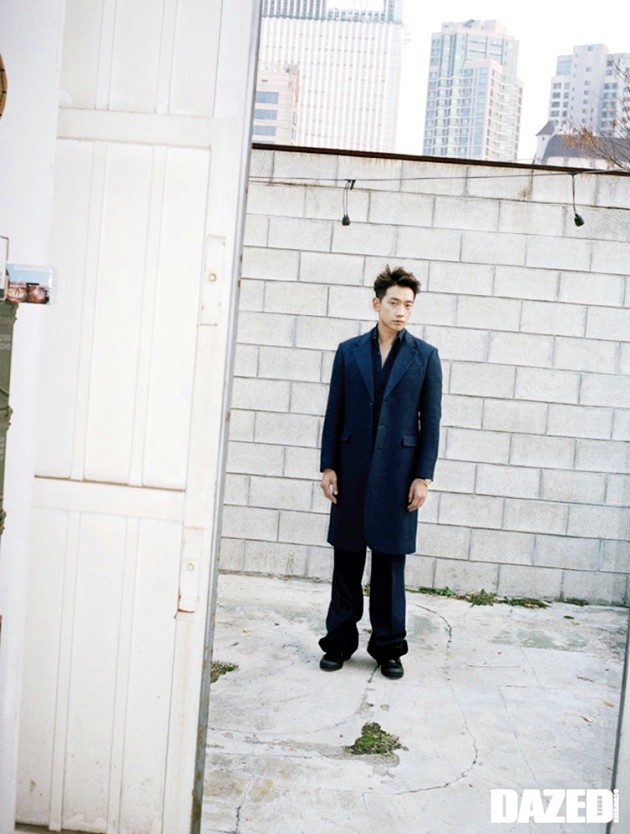 Gambar Foto Rain di  Majalah Dazed & Confused Korea Edisi Januari 2015