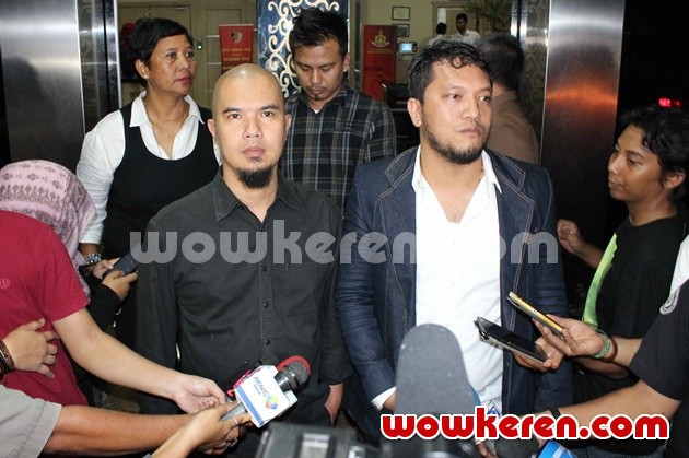 Gambar Foto Ahmad Dhani Didampingi Kuasa Hukum Ramdan Alamsyah