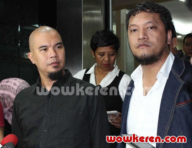 Gambar Foto Ahmad Dhani Didampingi Kuasa Hukum Ramdan Alamsyah