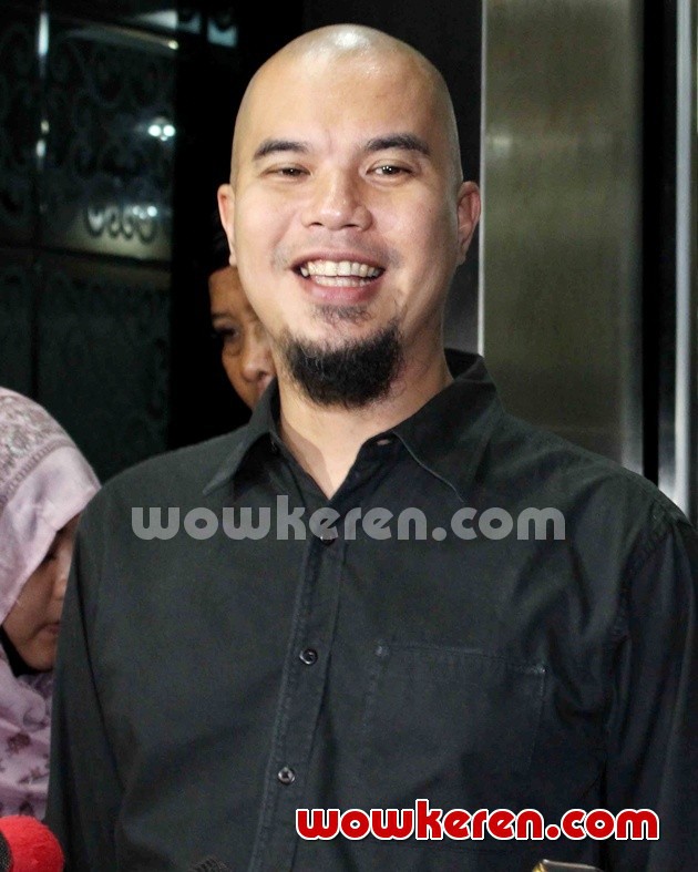 Gambar Foto Ahmad Dhani Datangi Polda Metro Jaya