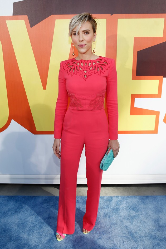 Gambar Foto Scarlett Johansson di Red Carpet MTV Movie Awards 2015