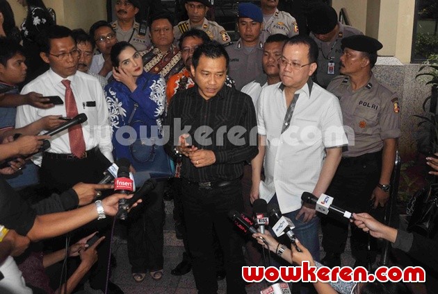 Gambar Foto Ashanty dan Anang Hermansyah Datangi Mabes Polri Meminta Bantuan Memberantas Pembajakan