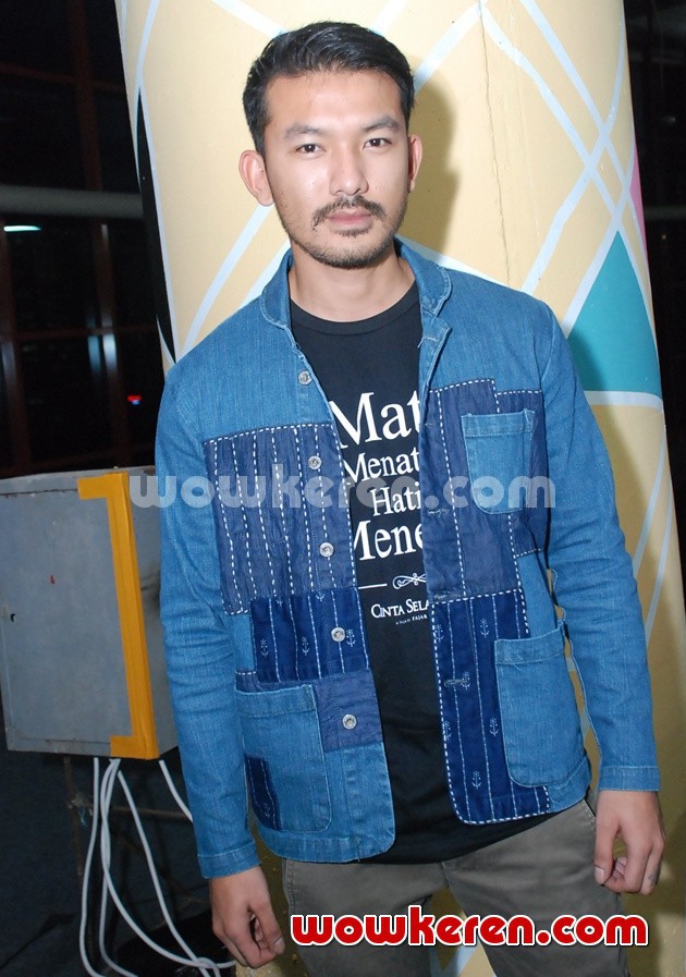 Gambar Foto Rio Dewanto Hadiri Press Screning Film 'Cinta Selamanya'