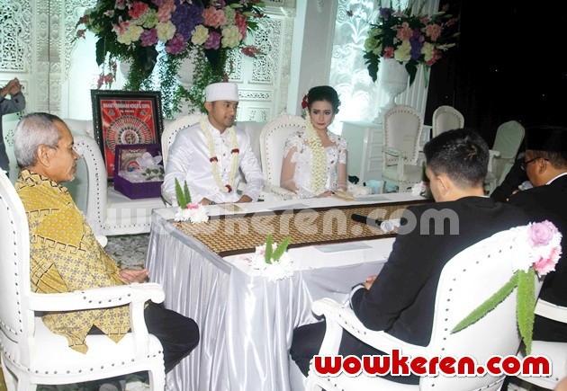 Gambar Foto Akad Nikah Hengky Kurniawan dan Sonya Fatmala