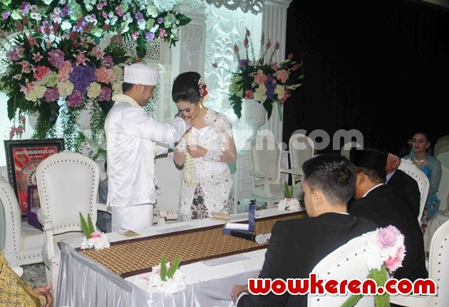 Gambar Foto Akad Nikah Hengky Kurniawan dan Sonya Fatmala