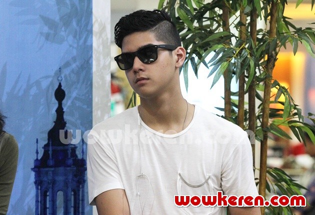 Gambar Foto Al Ghazali di Acara Launching Buku 'LDR'