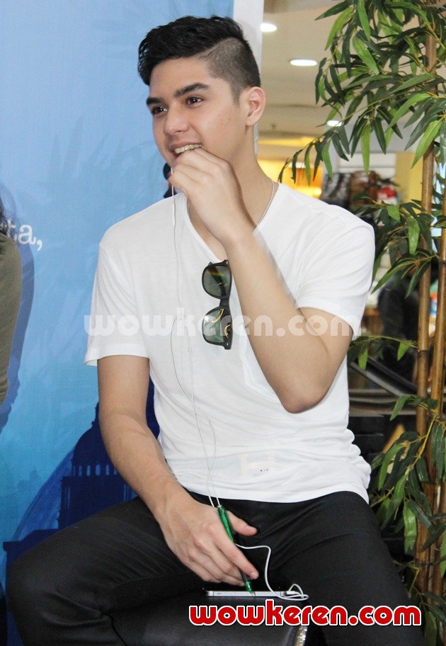 Gambar Foto Al Ghazali di Acara Launching Buku 'LDR'