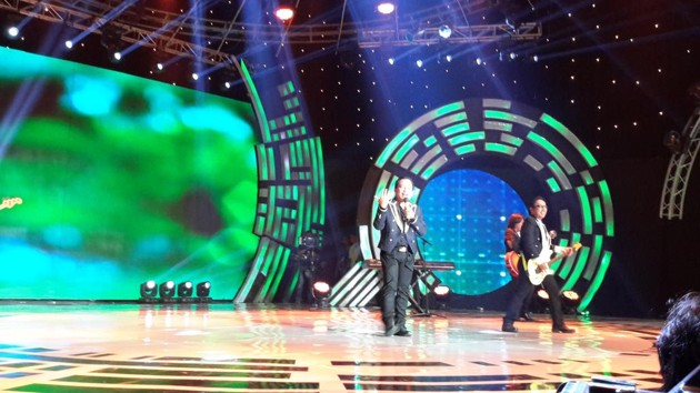 Gambar Foto Wali Tampil Nyanyikan Lagu 'Aku, Kau, dan Batu Akik'